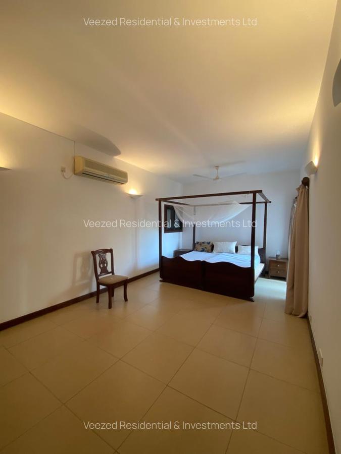 Furnished 3 Bed Apartment with En Suite in Nyali Area - 18