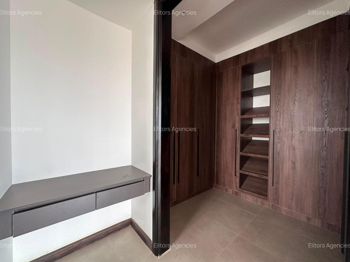 3 Bed Apartment with En Suite at Riverside Drive - 15