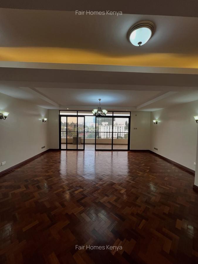4 Bed Apartment with En Suite at Riverside Drive - 1