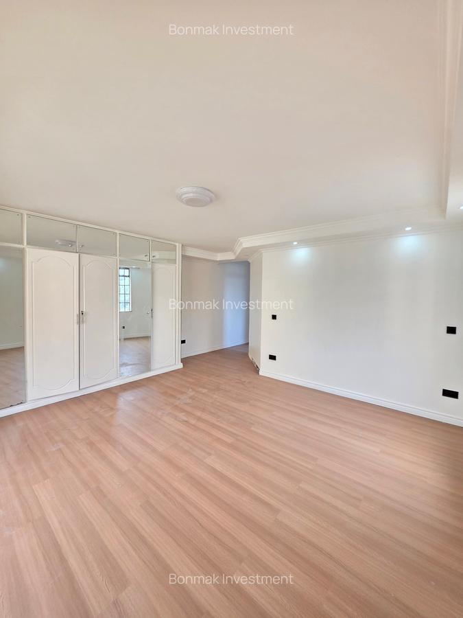 3 Bed Apartment with En Suite at Lavington Green - 16