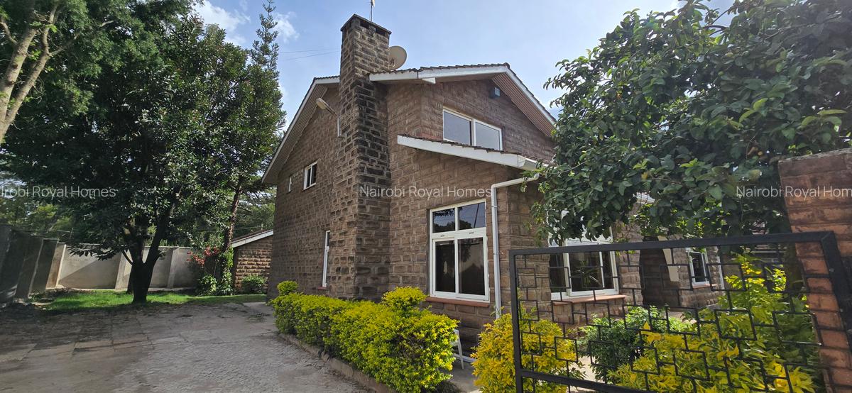 4 Bed Townhouse with En Suite at Lavington Off Convent Drive - 4