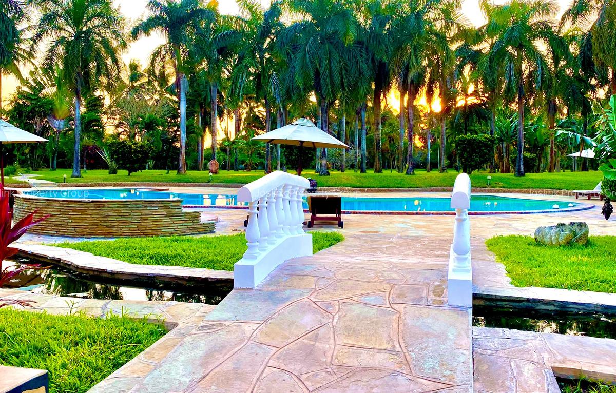 10 Bed Townhouse with En Suite at Mt Kenya - 6