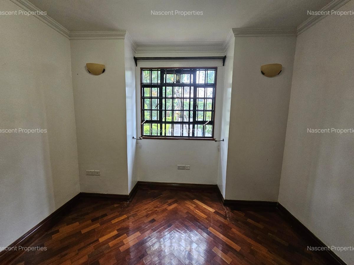 4 Bed Villa with En Suite in Runda - 14