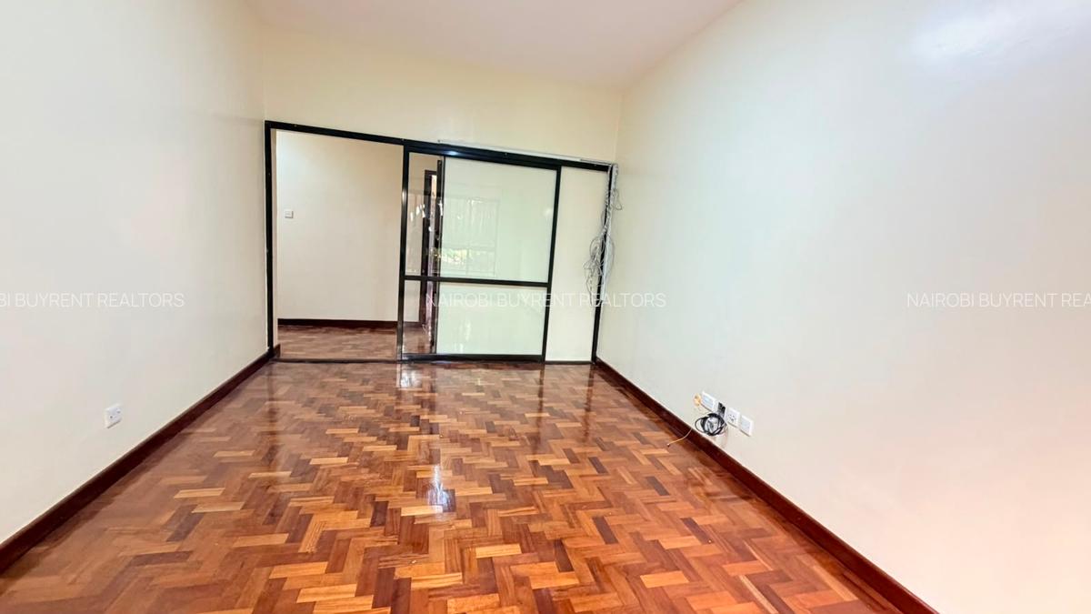 4 Bed Apartment with En Suite in Westlands Area - 5