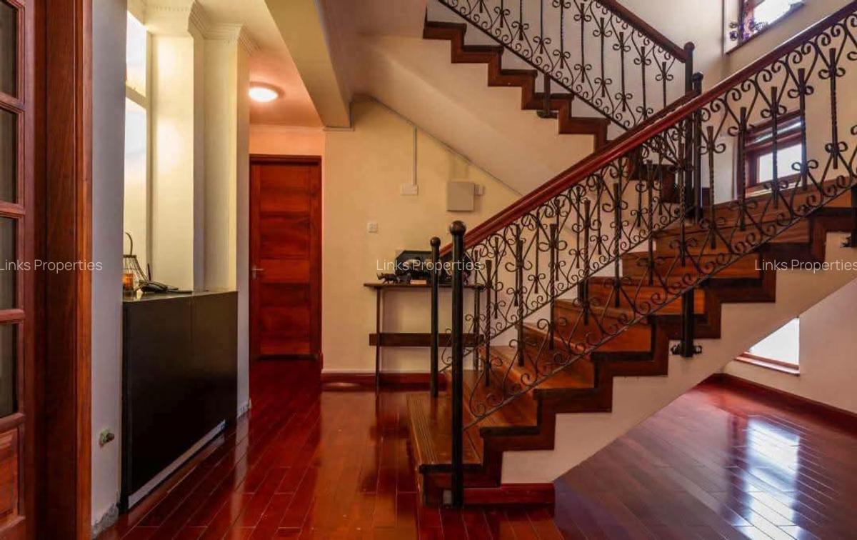 5 Bed Townhouse with En Suite at Karen - 3