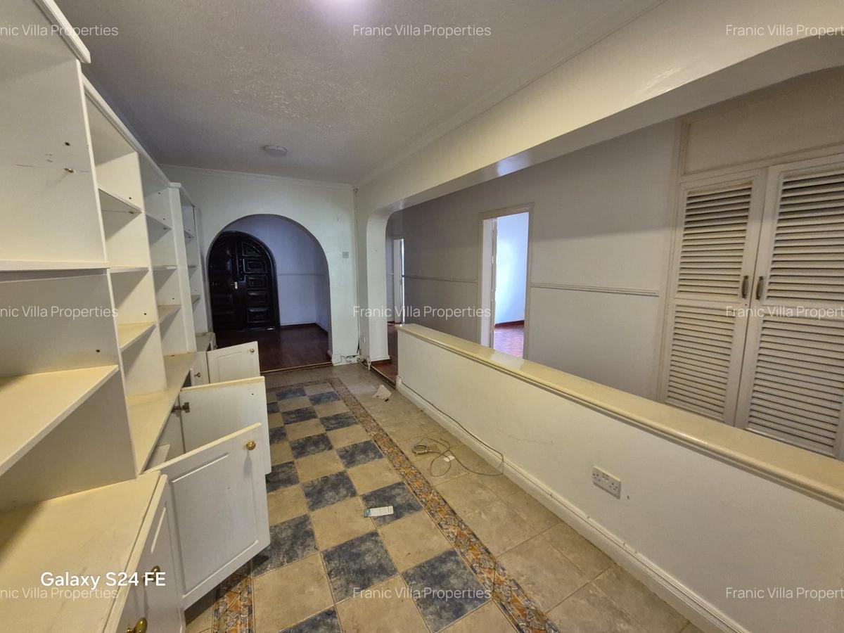 4 Bed House with En Suite at Spring Valley - 3