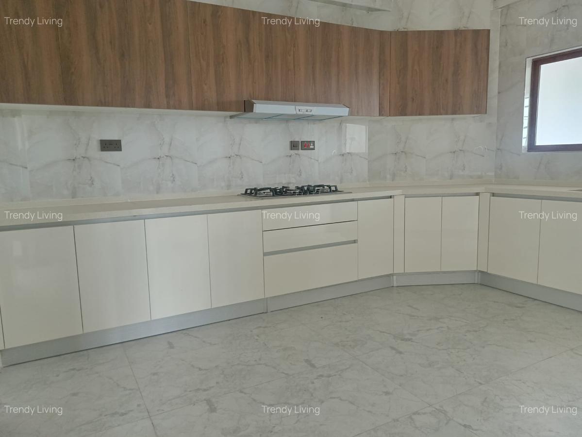 3 Bed Apartment with En Suite in Kileleshwa - 3