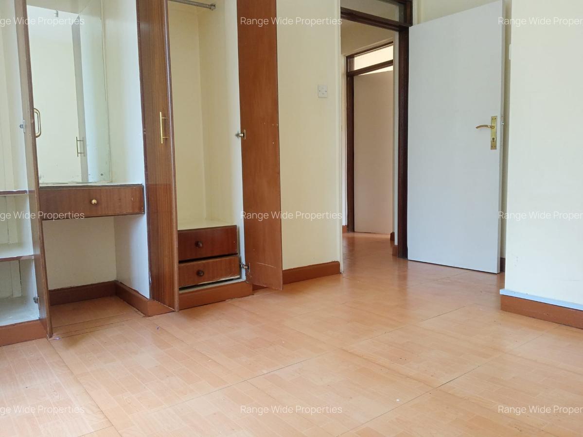 2 Bed Apartment with En Suite at Brookside Area - 5