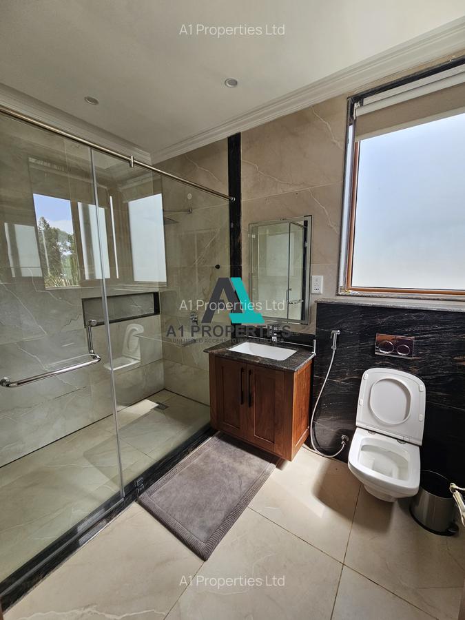 6 Bed Townhouse with En Suite in Lavington - 16