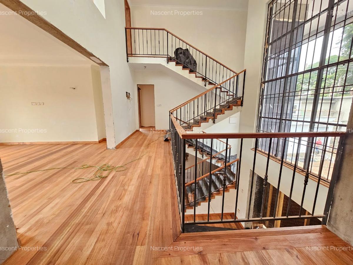 6 Bed House with En Suite in Loresho - 4