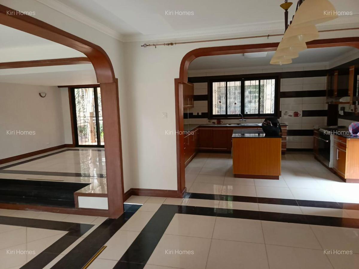 4 Bed Townhouse with En Suite in Nyari - 17