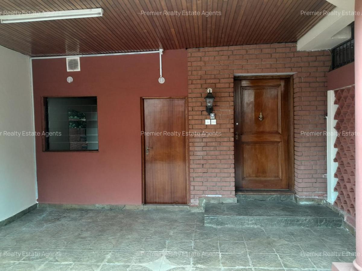 5 Bed Villa with En Suite at Rhapta Road - 9