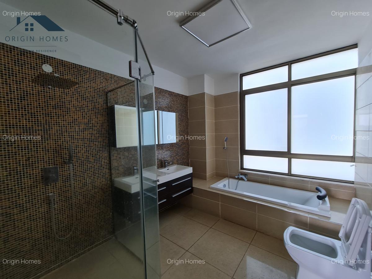 3 Bed Apartment with En Suite at Parklands Road - 12