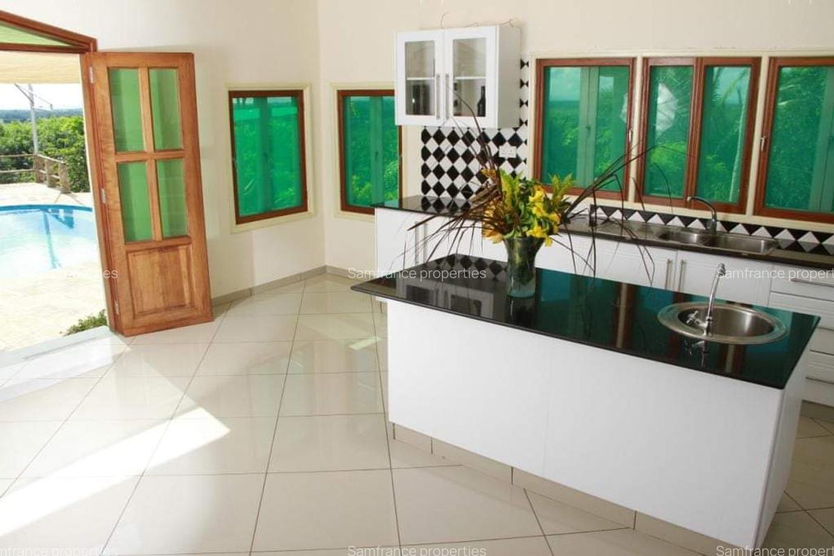 5 Bed Villa with En Suite at Kilifi - 8