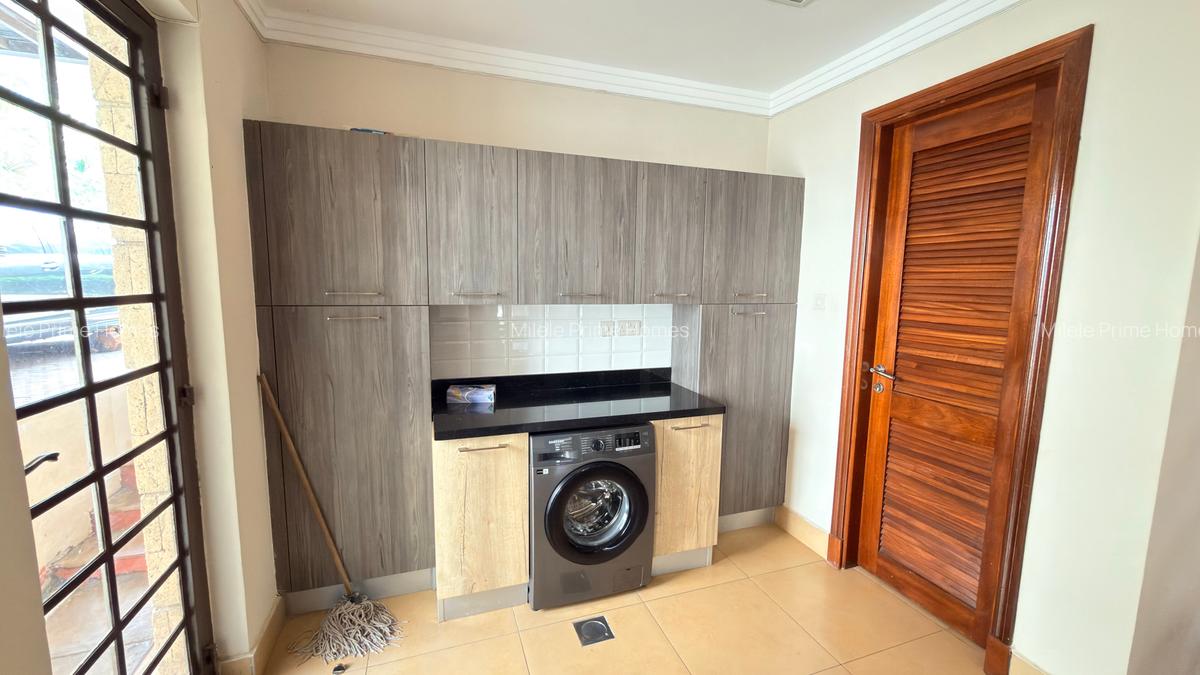 5 Bed Townhouse with En Suite at Karen - 10