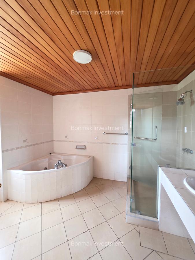 5 Bed House with En Suite at Old Runda. - 18