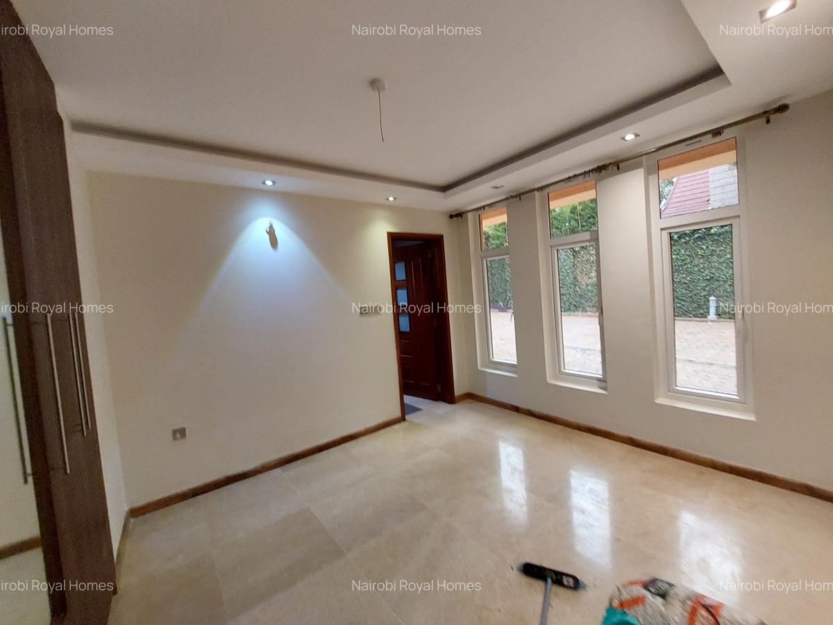 5 Bed Townhouse with En Suite at Lavington Convent Drive - 11