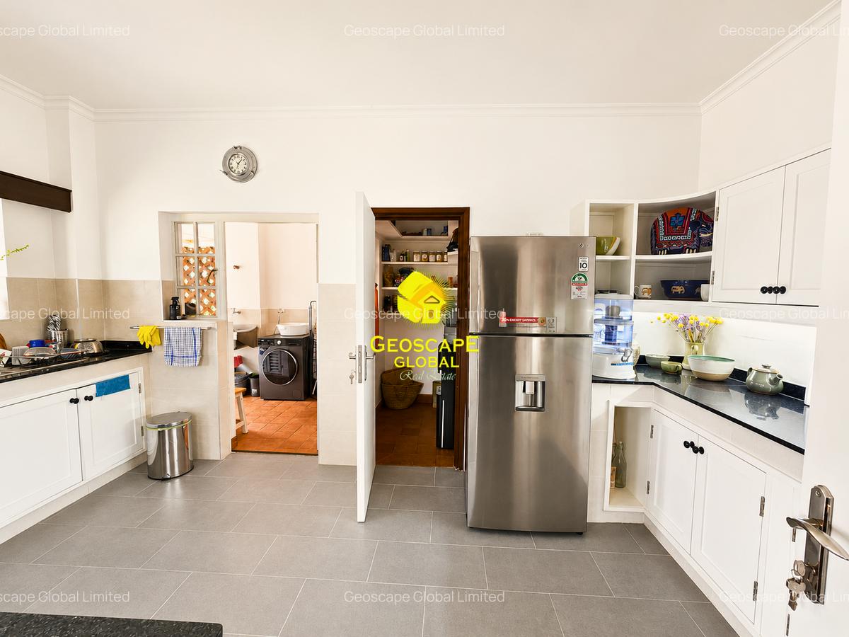 3 Bed Apartment with En Suite in Lavington - 6
