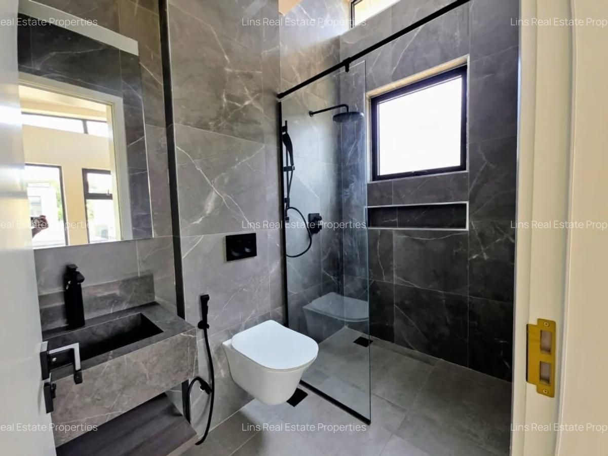 5 Bed Townhouse with En Suite in Runda - 8
