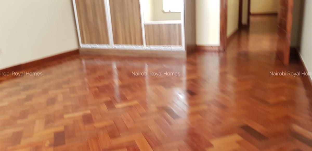 5 Bed Townhouse with En Suite at Lavington Road 66 - 19