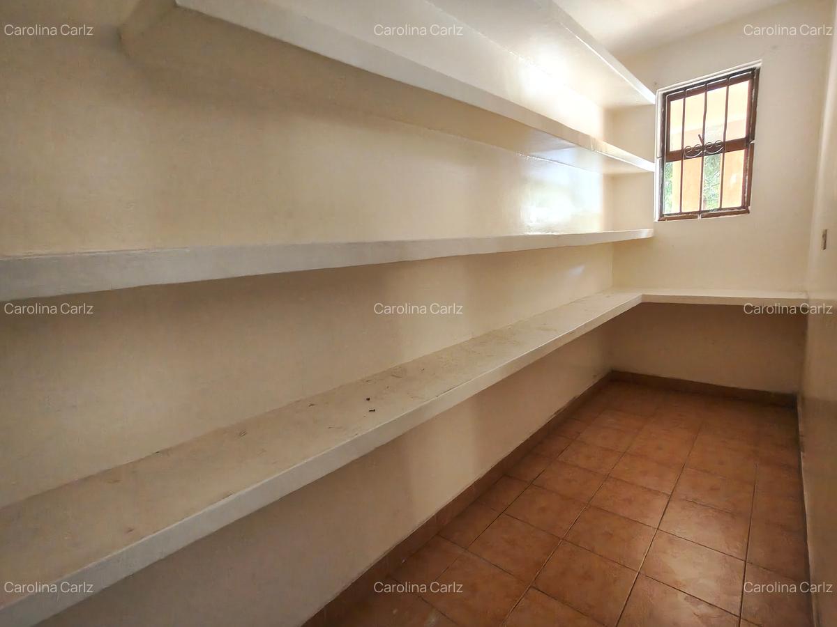 5 Bed House with En Suite in Westlands Area - 10