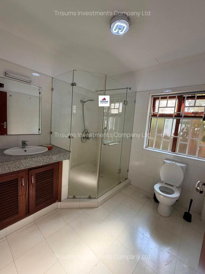 4 Bed Villa with En Suite in Runda - 15