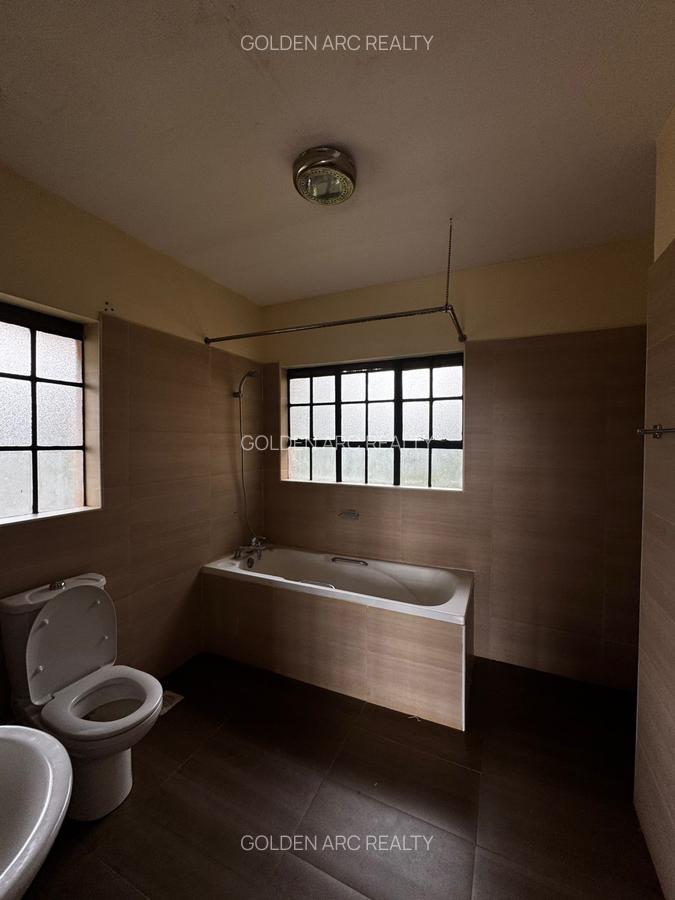 5 Bed Townhouse with En Suite in Karen - 15