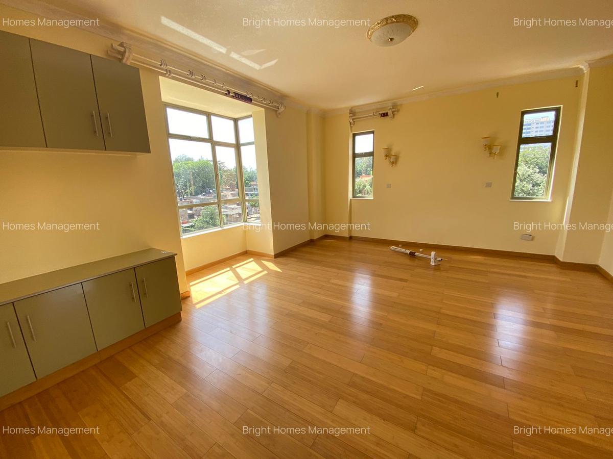 3 Bed Apartment with En Suite in Kilimani - 4