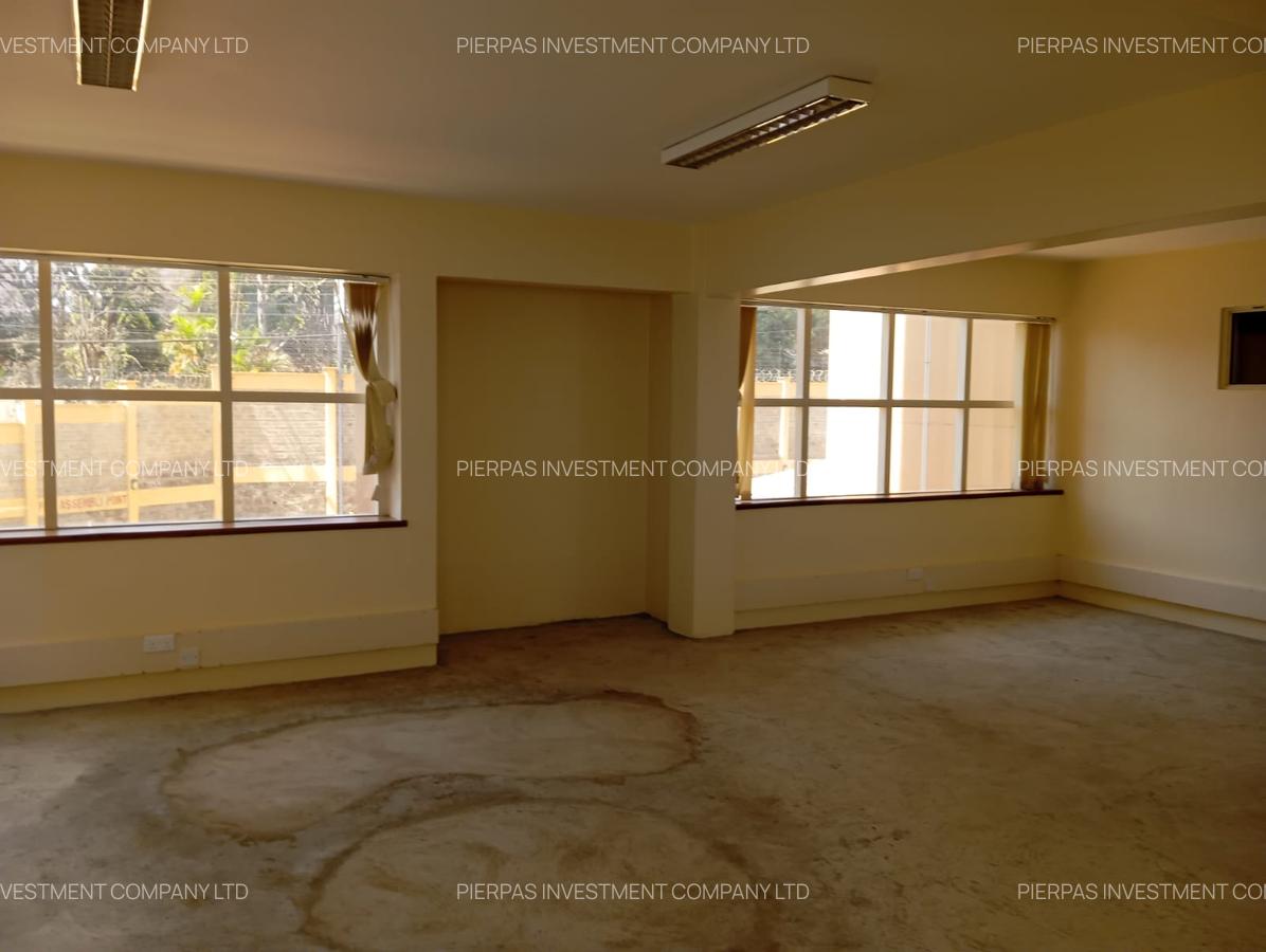 15,000 ft² Office with Service Charge Included in Riverside - 6