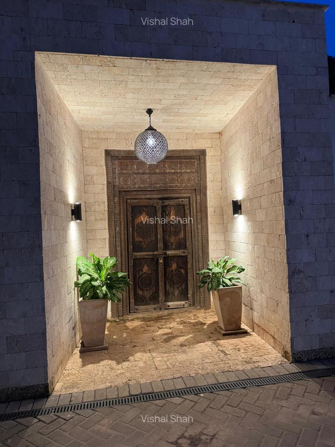 4 Bed Villa with En Suite at Bofa Road - 15
