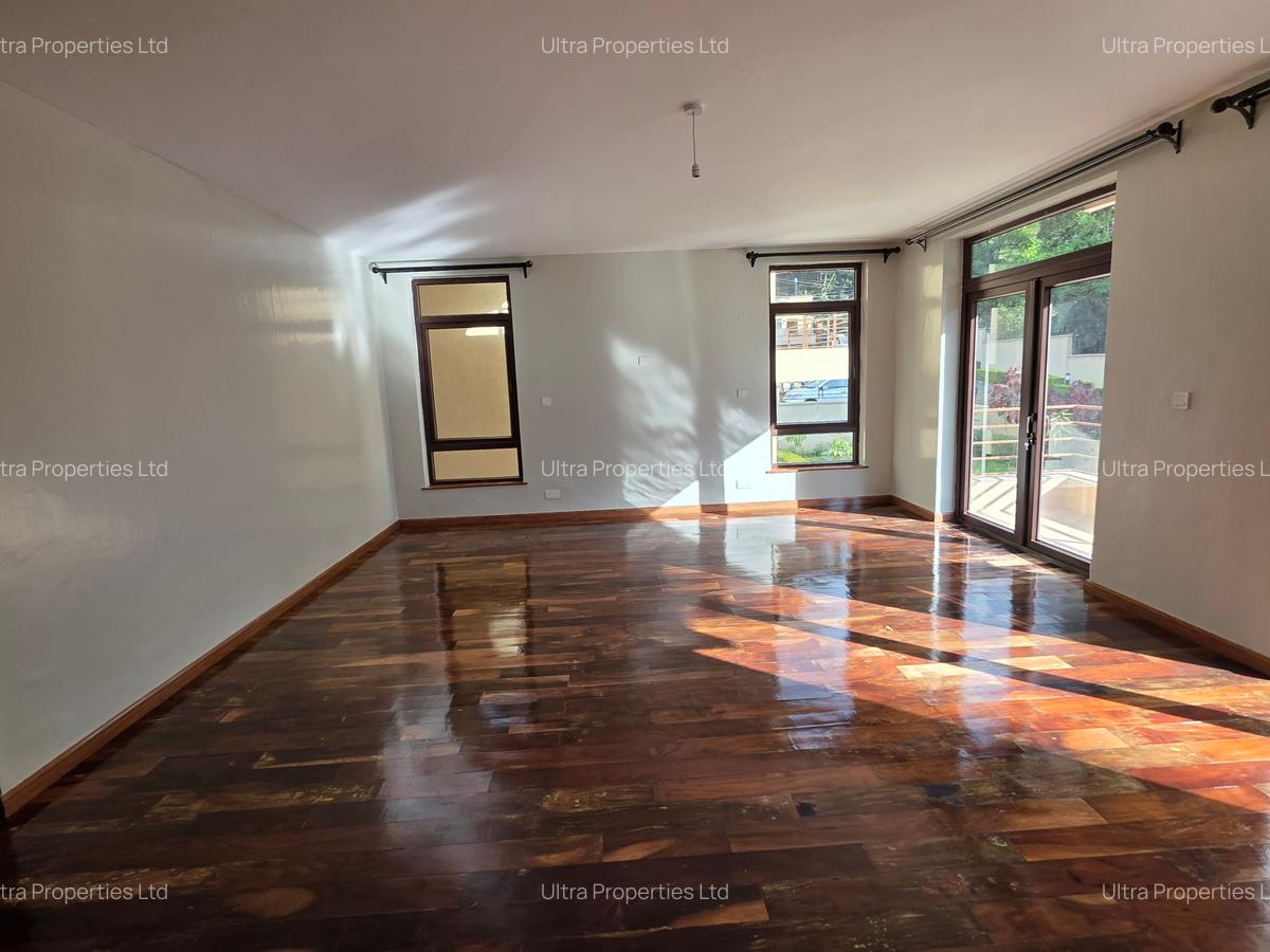 5 Bed Townhouse with En Suite in Lavington - 16