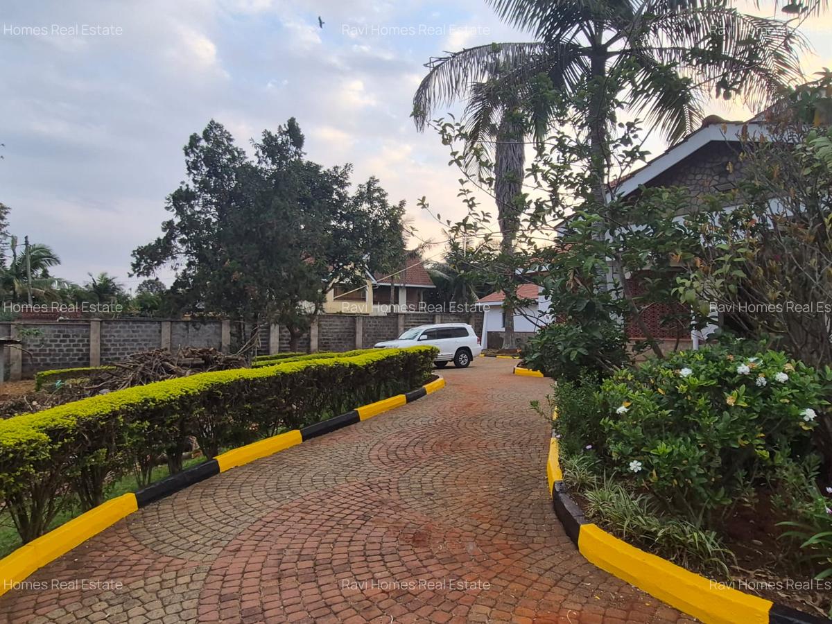 5 Bed Villa with En Suite in Runda - 2