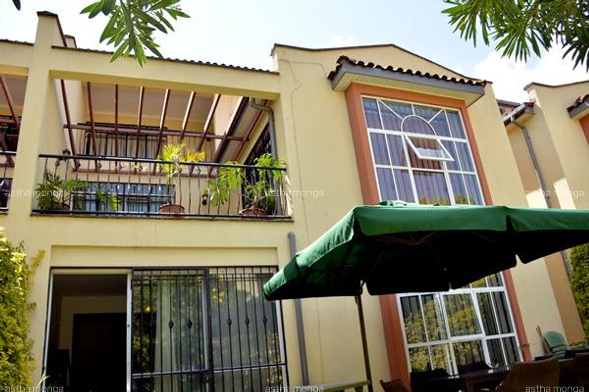 5 Bed Townhouse with En Suite at Brookside Drive - 1