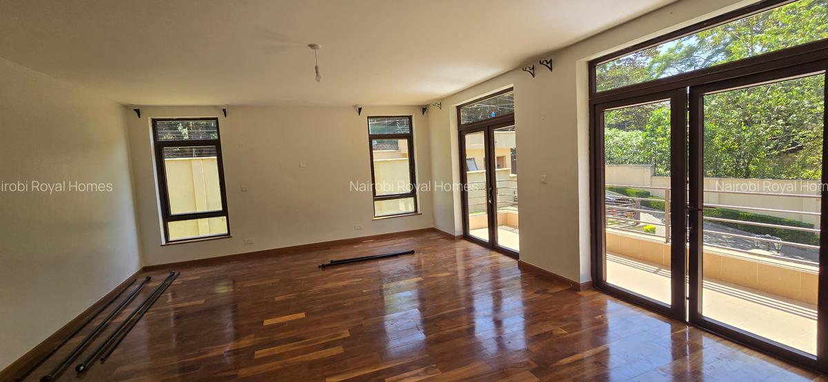 5 Bed Townhouse with En Suite at Lavington Off Convent Drive - 20