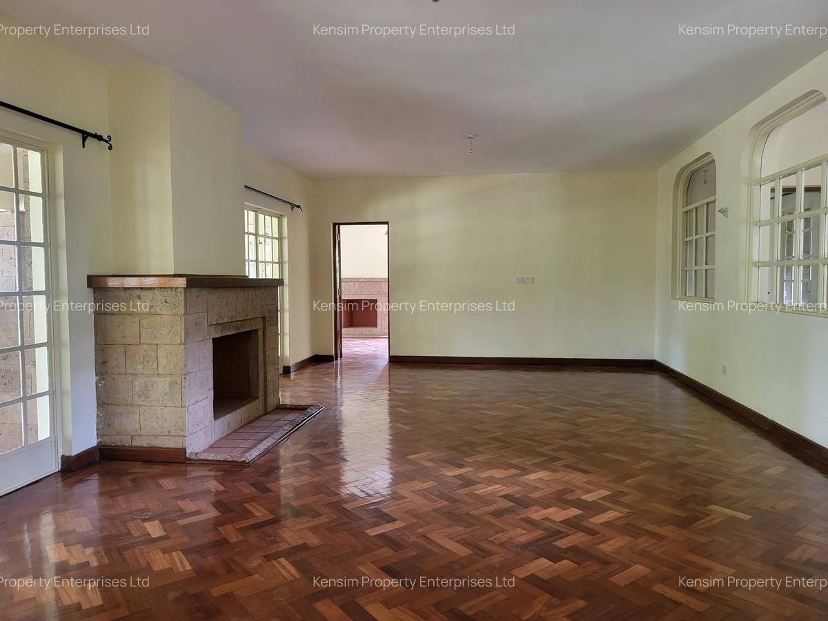 5 Bed Townhouse with En Suite in Rosslyn - 2