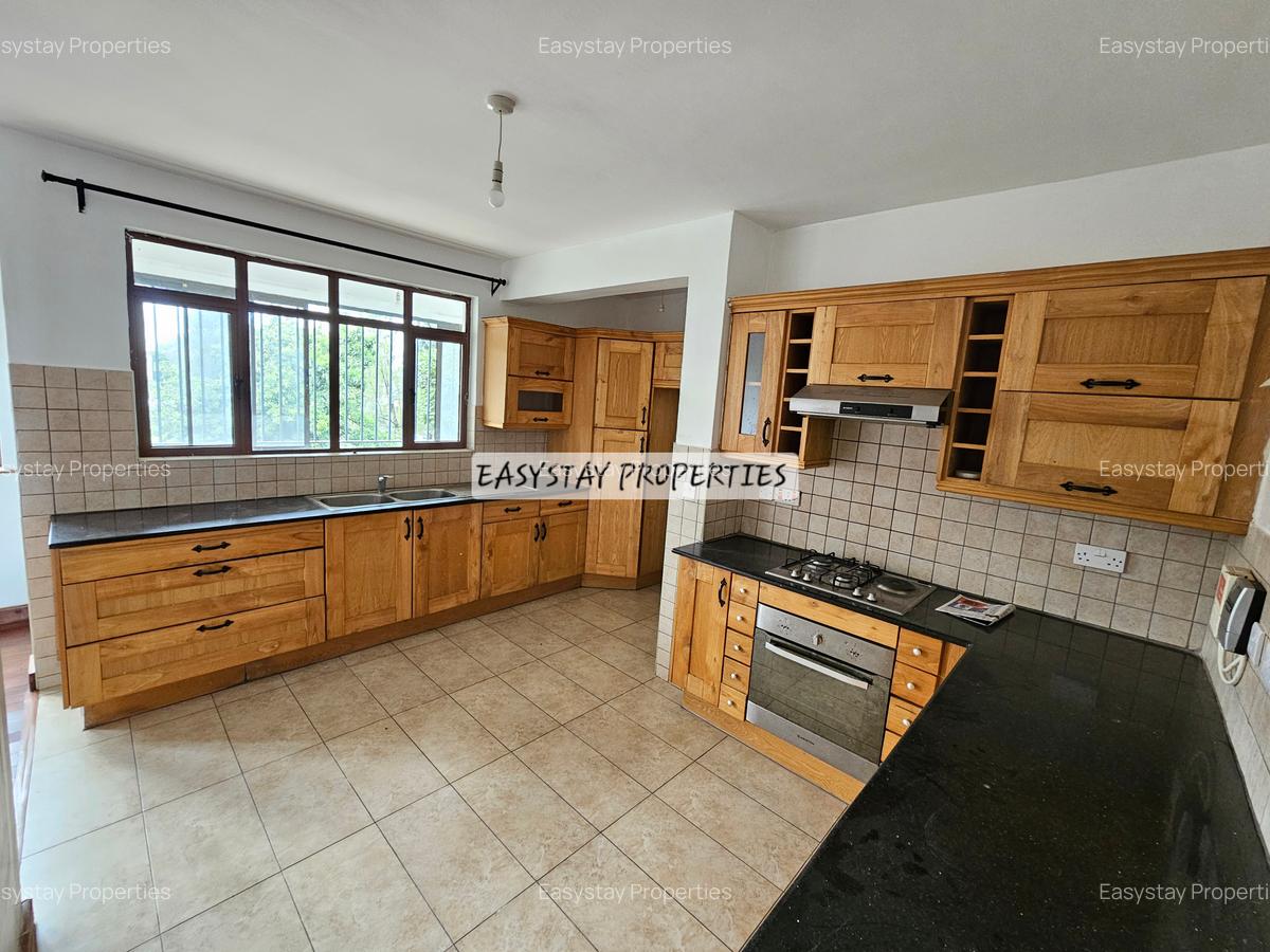 3 Bed Apartment with En Suite in Kilimani - 4