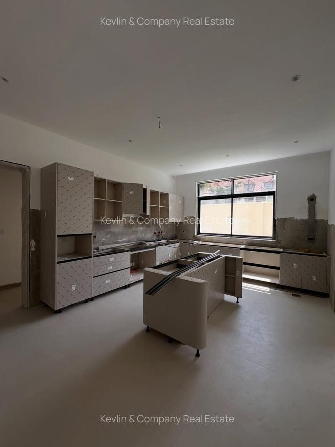 5 Bed Townhouse with En Suite in Lavington - 7