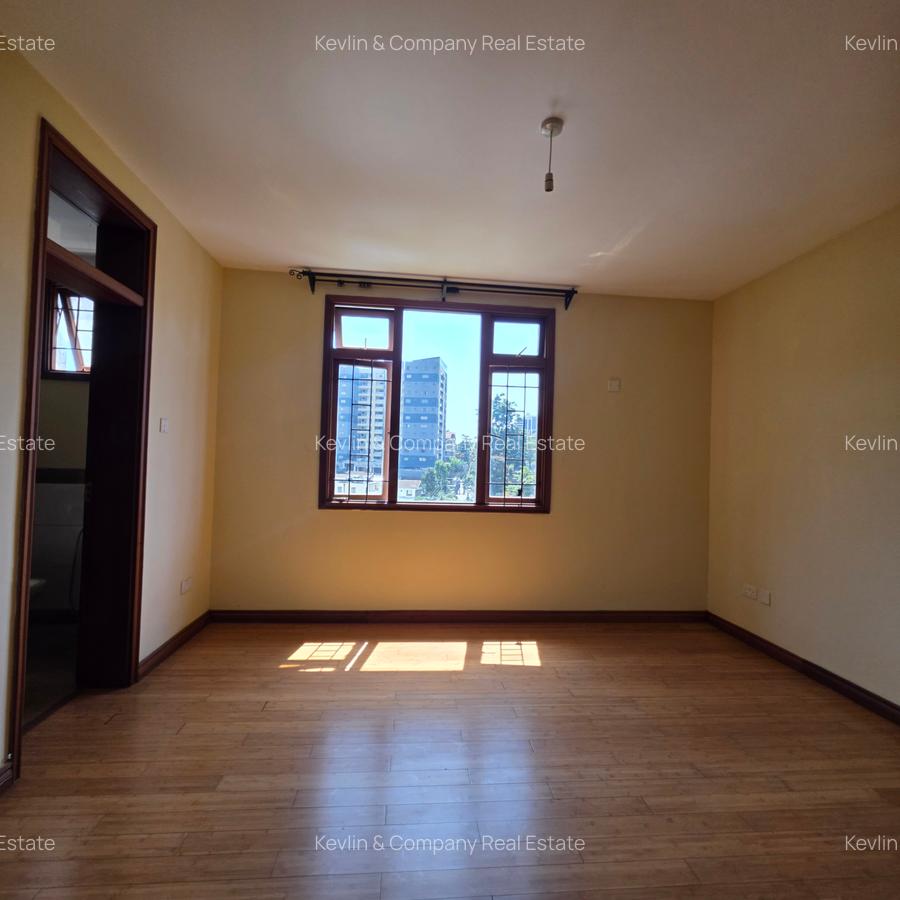 3 Bed Apartment with En Suite in Riverside - 14