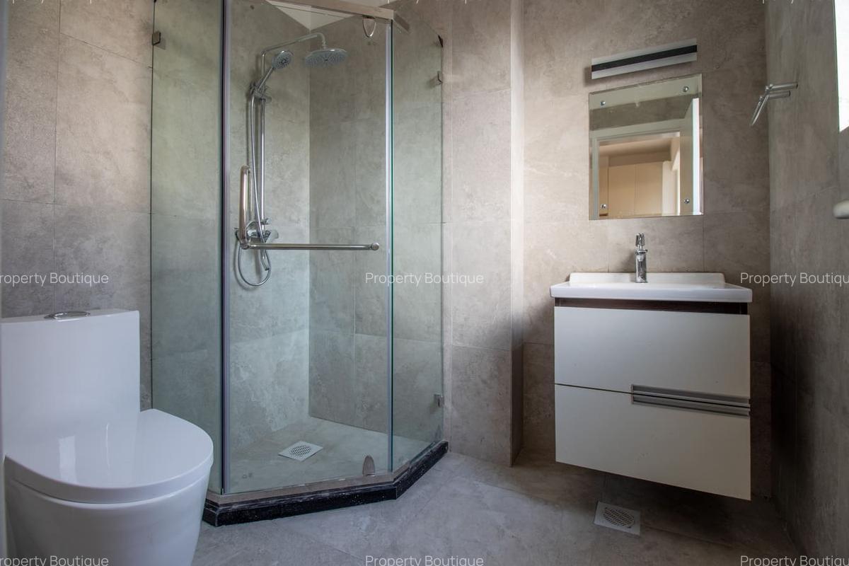 3 Bed Apartment with En Suite at Lavington - 12