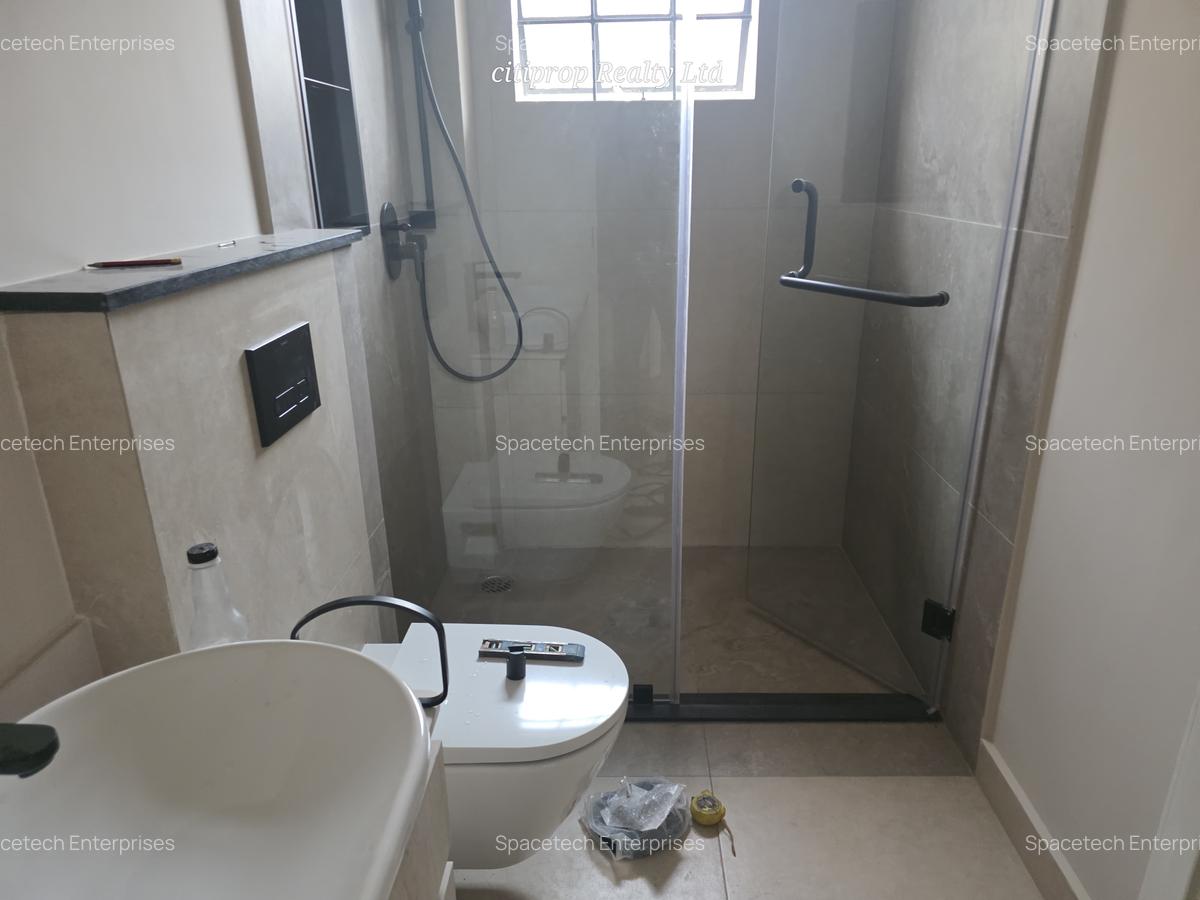 4 Bed Townhouse with En Suite in Westlands Area - 13