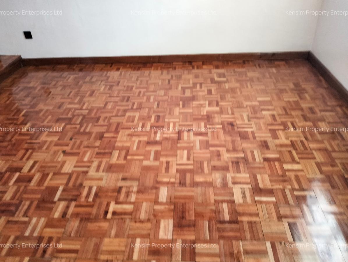 4 Bed Townhouse with En Suite in Lavington - 9