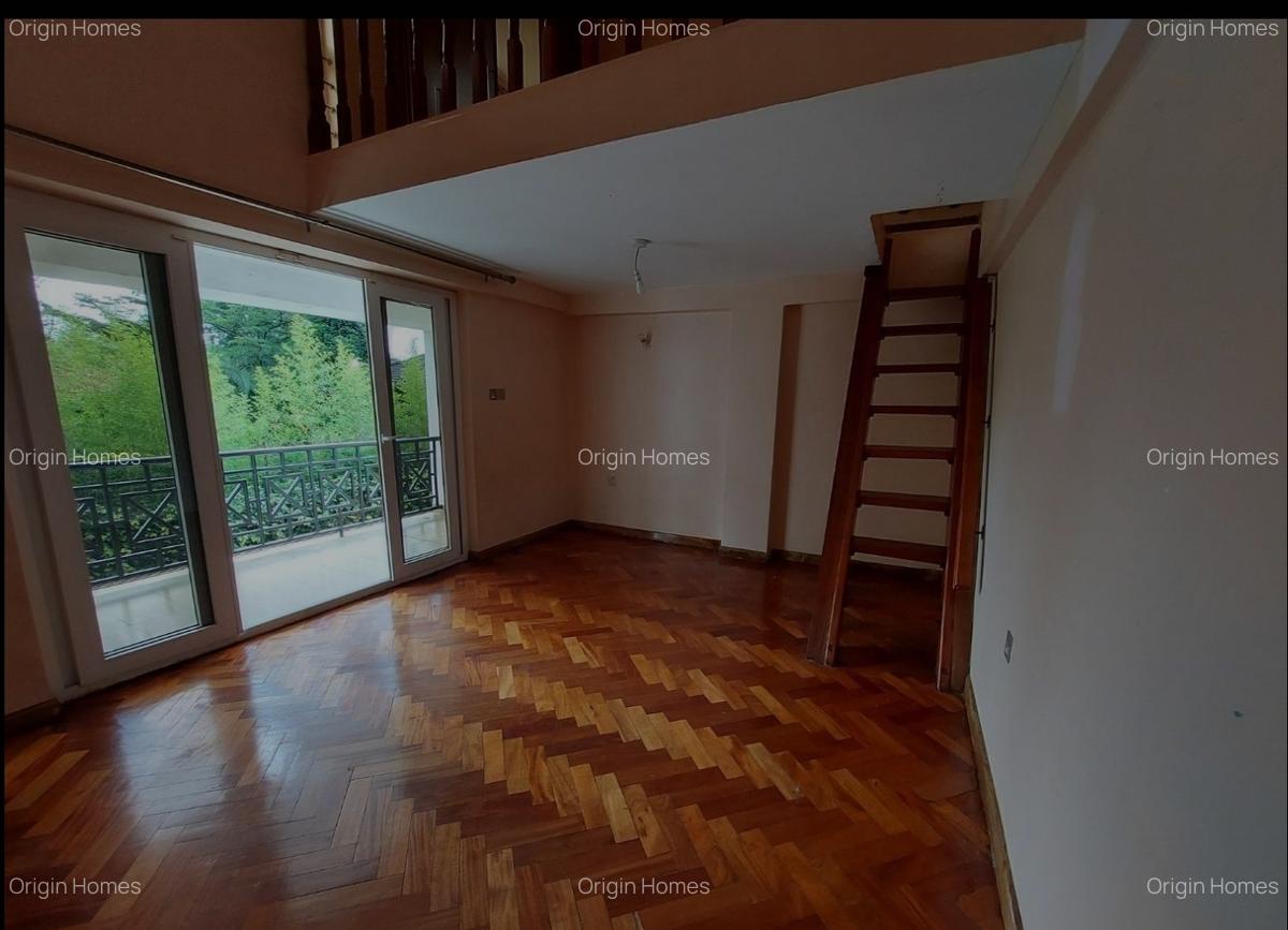 4 Bed Townhouse with En Suite at Lavington - 12