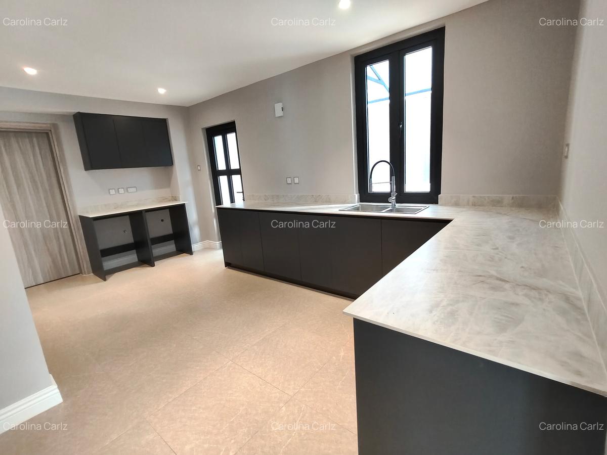 4 Bed Townhouse with En Suite at Runda - 19