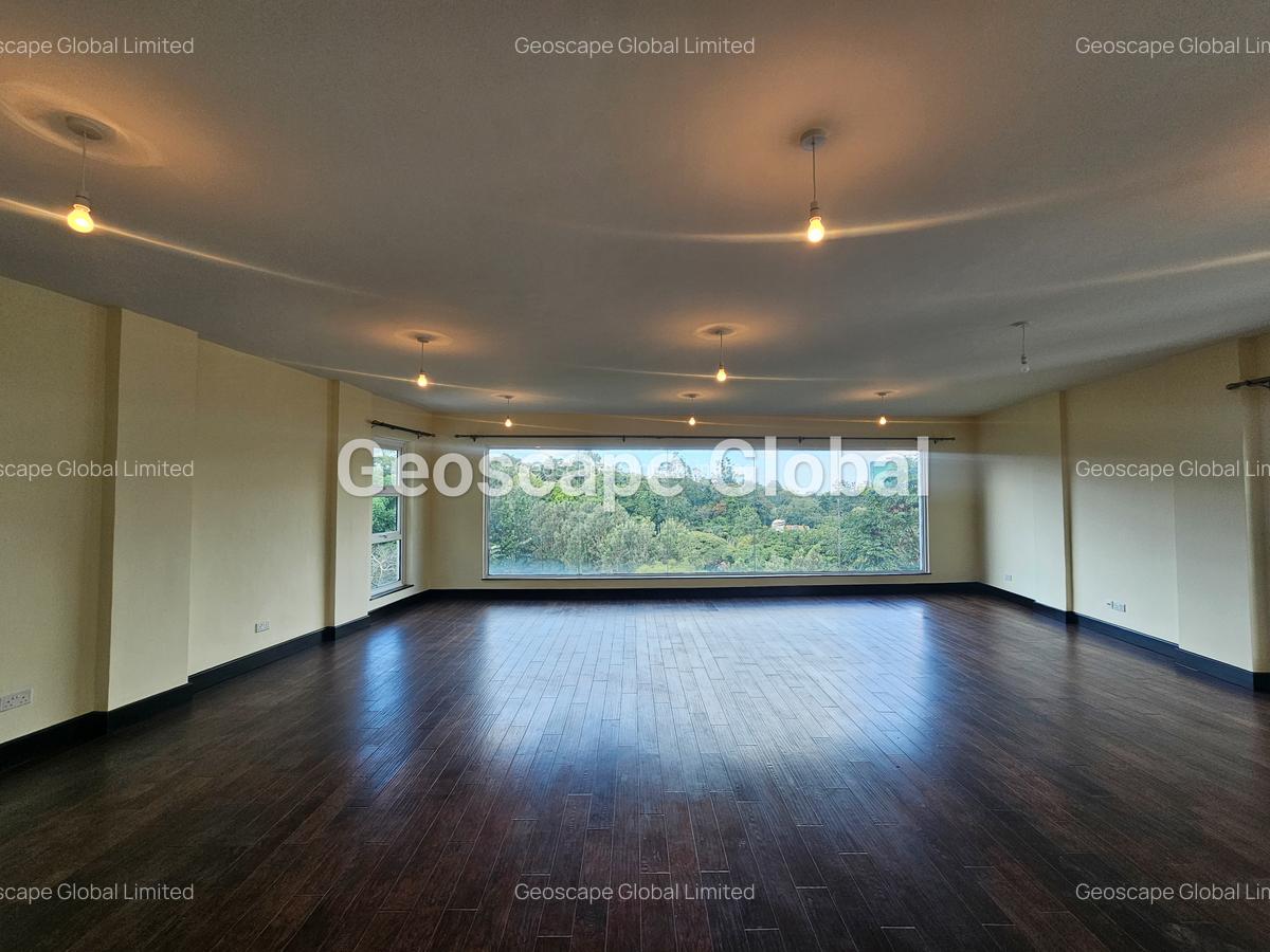 5 Bed Apartment with En Suite in Spring Valley - 4