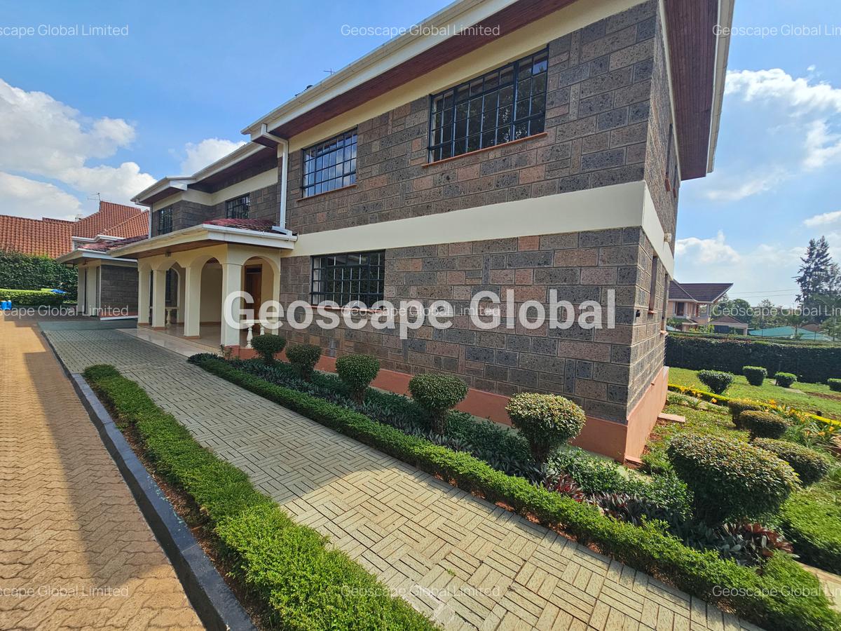 5 Bed House with En Suite in Runda - 1