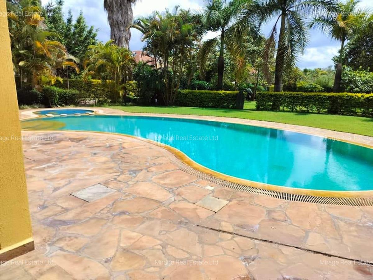5 Bed Villa with En Suite in Runda - 11