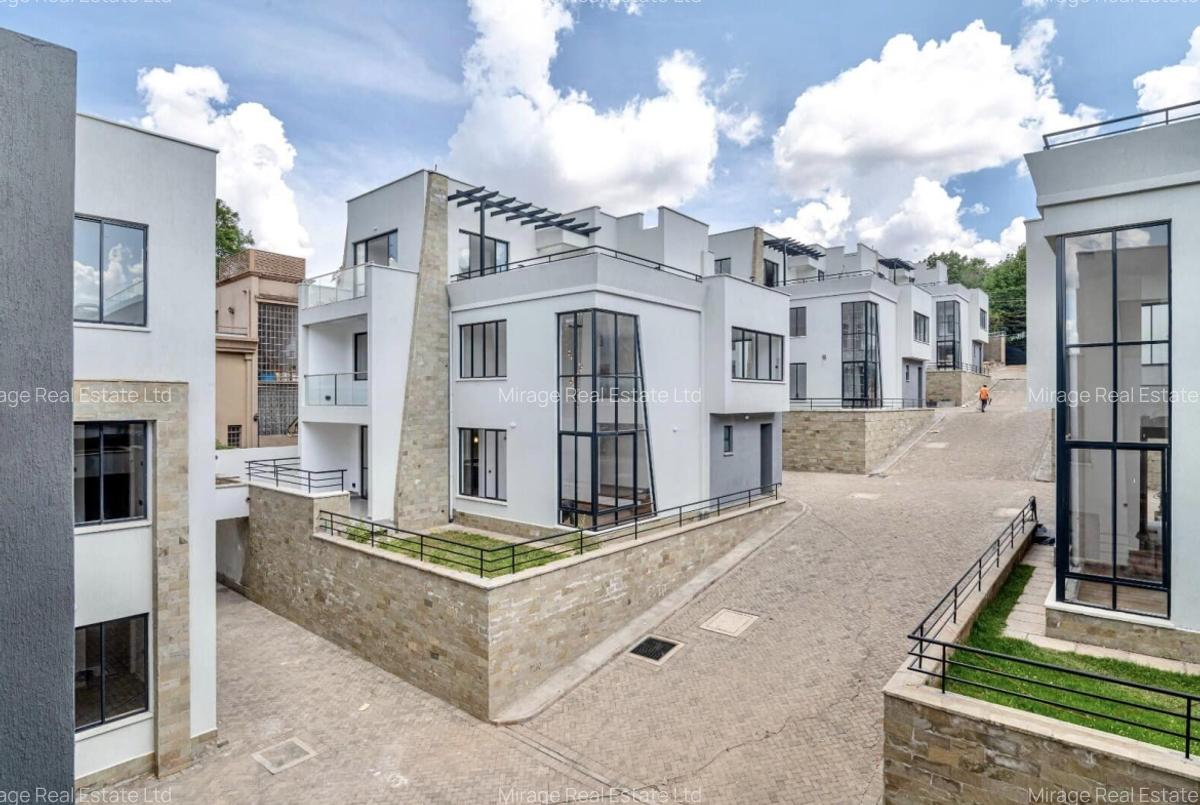 5 Bed Townhouse with En Suite in Lavington - 19
