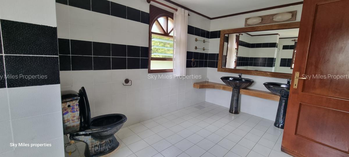 5 Bed House with En Suite at Diani - 9