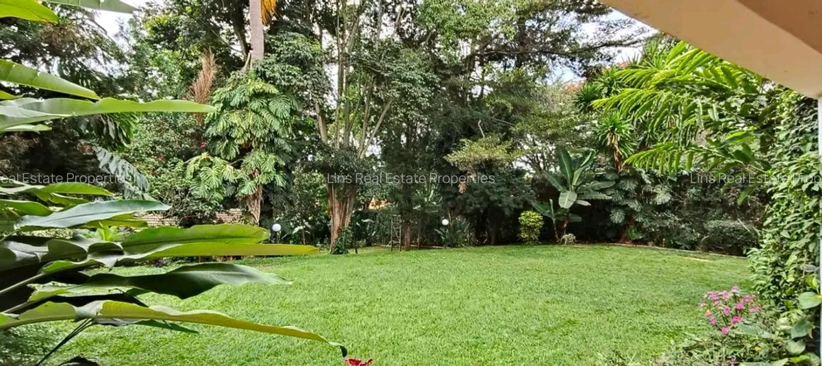 5 Bed House with En Suite in Runda - 3
