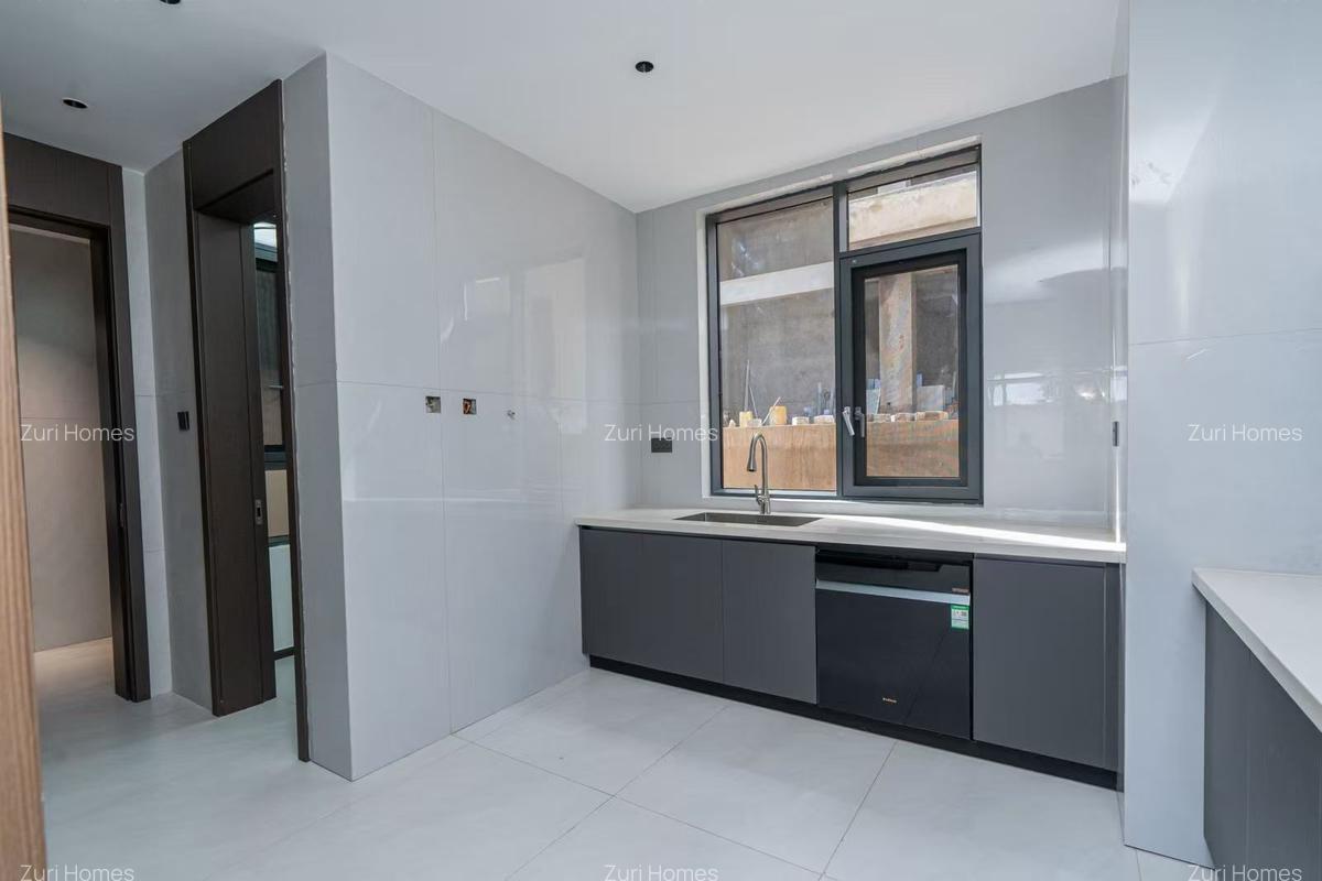 5 Bed Townhouse with En Suite in Lavington - 7